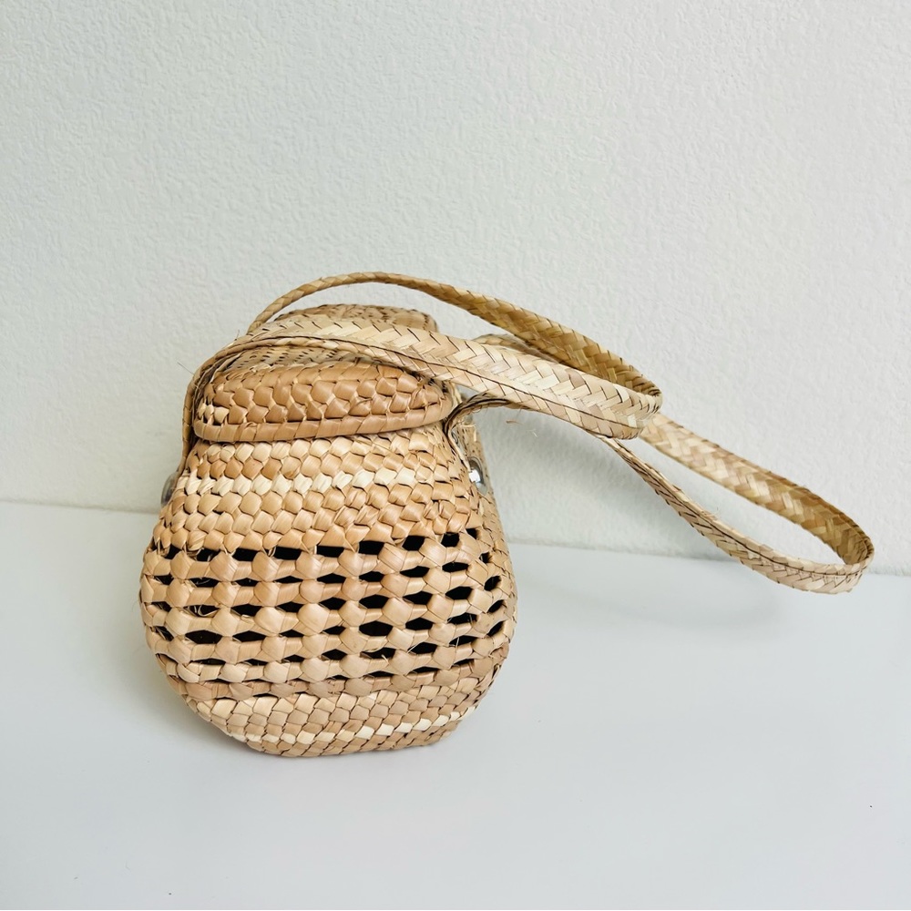 VTG Woven Natural Straw Latch Basket Purse Bag - Picture 3 of 5